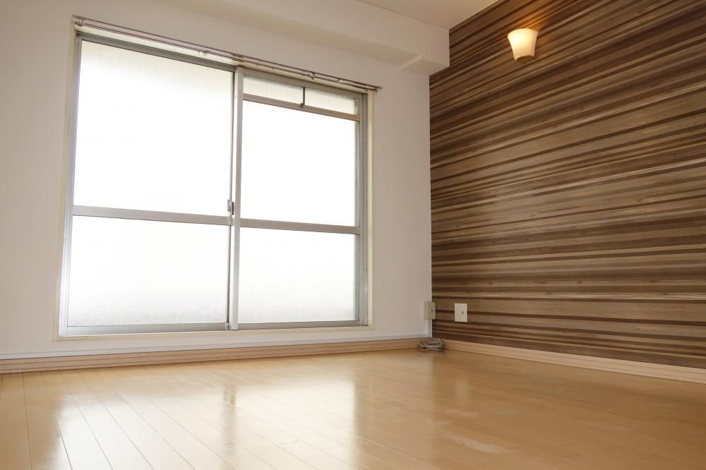 �y�Z�L�����e�B�z�@