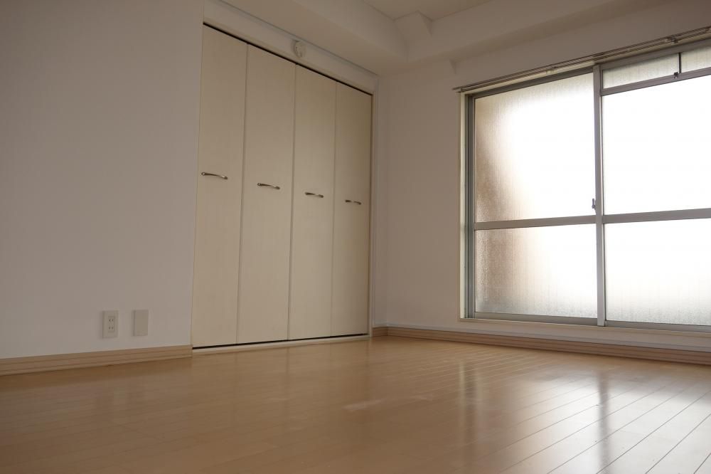 �y�����E���r���O�z�@