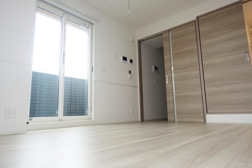 �y���ԁE���r���O�z�@