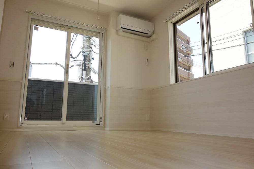 �y���ԁE���r���O�z�@