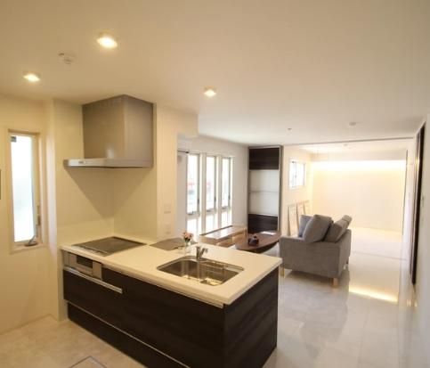 �y���ԁE���r���O�z�@