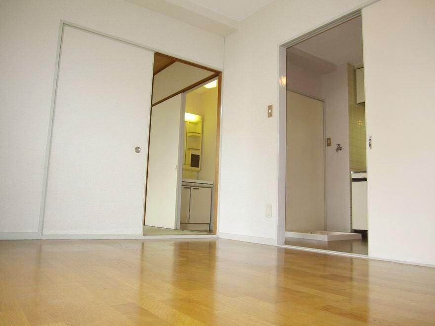 �y���ԁE���r���O�z�@