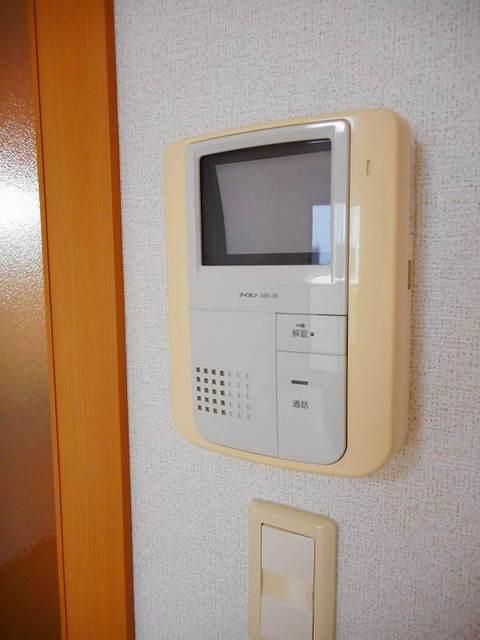 �y�Z�L�����e�B�z�@