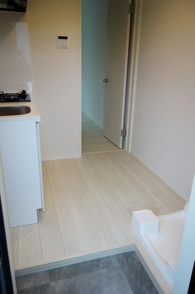 �y�Z�L�����e�B�z�@