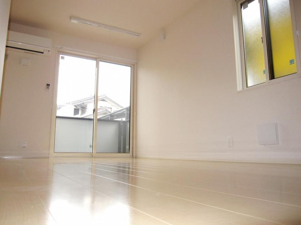 �y���]�z�@