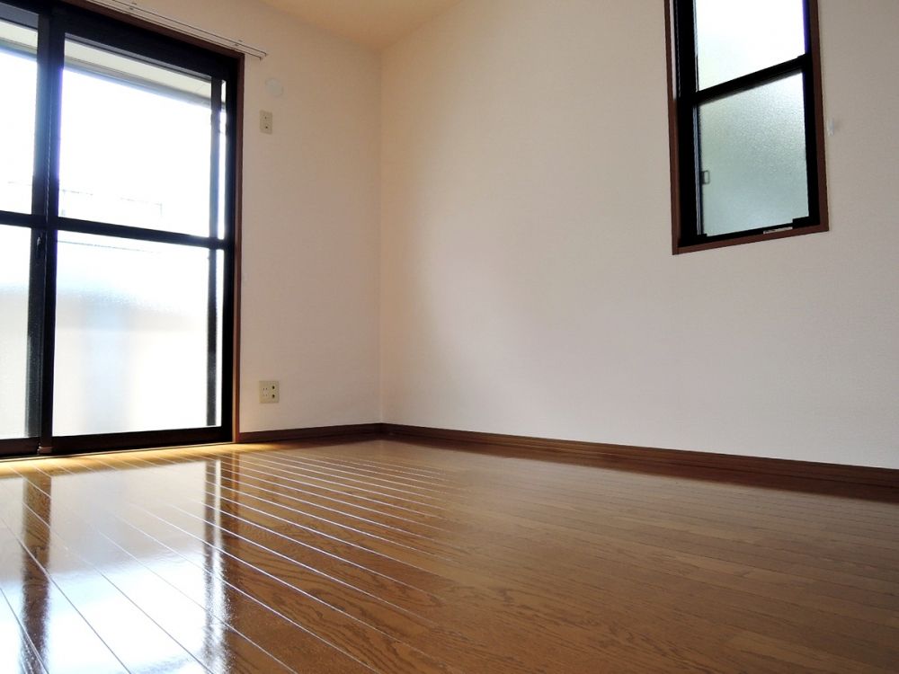 �y���]�z�@