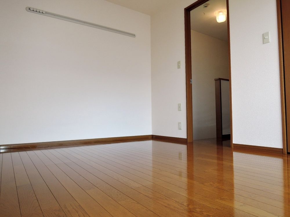 �y�Z�L�����e�B�z�@