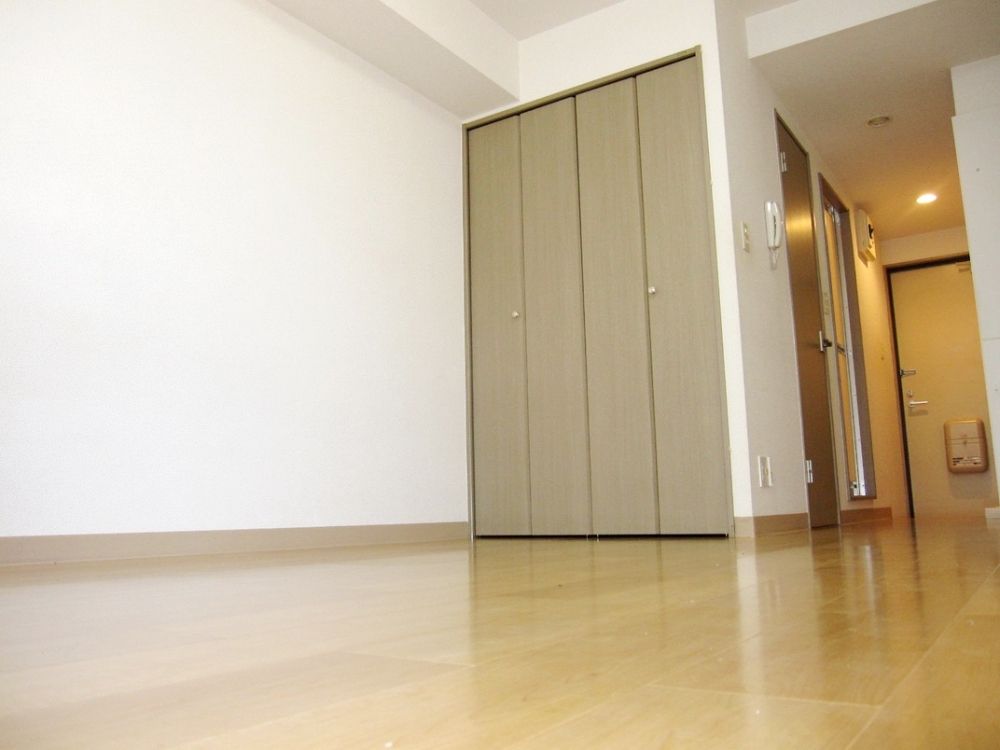 �y�Z�L�����e�B�z�@