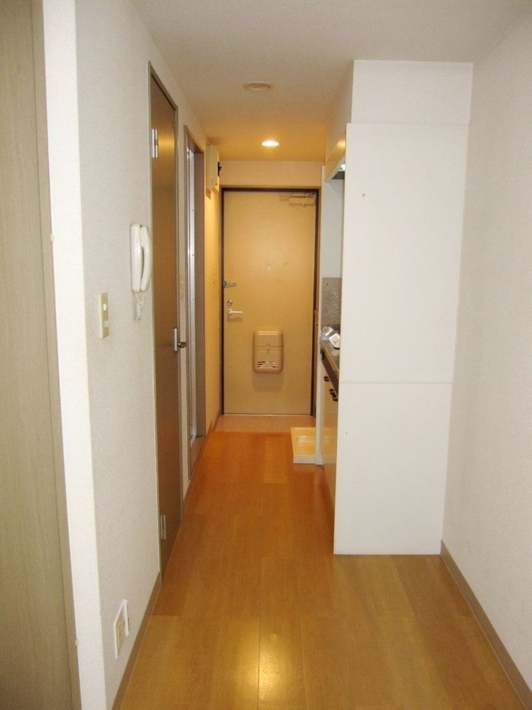 �y���]�z�@