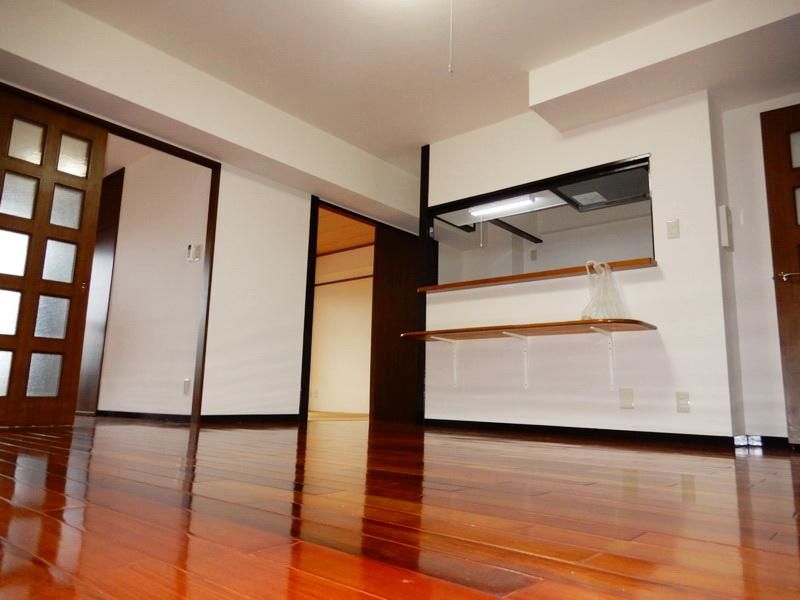 �y���ԁE���r���O�z�@