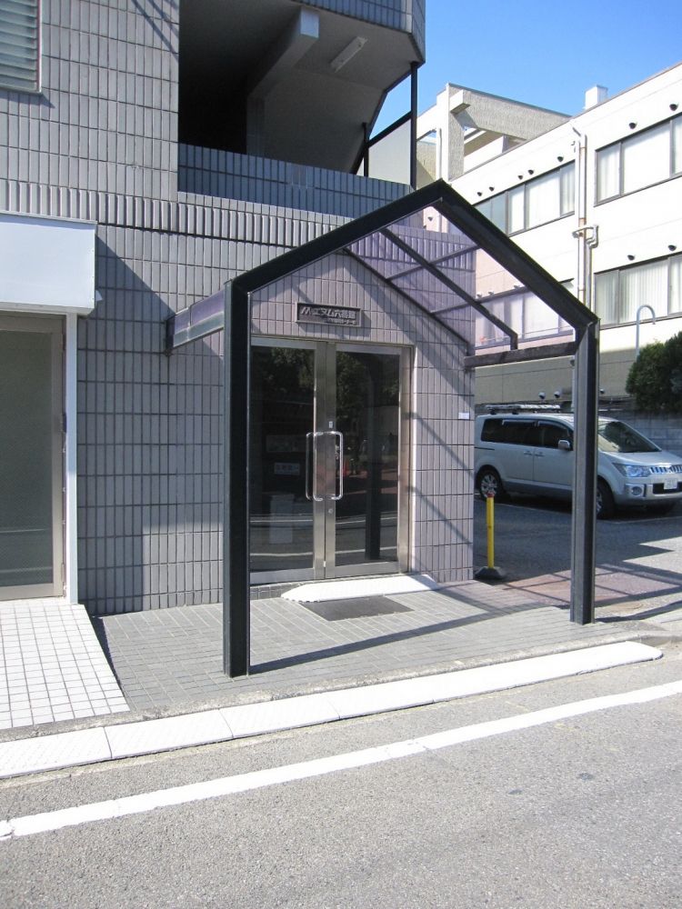 �y�G���g�����X�z�@