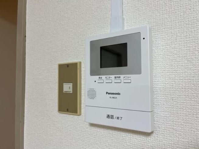 �y�Z�L�����e�B�z�@