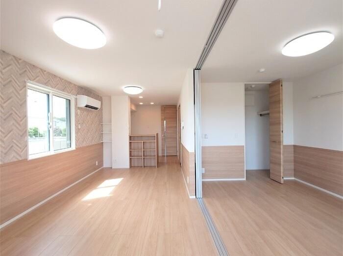 �y���ԁE���r���O�z�@