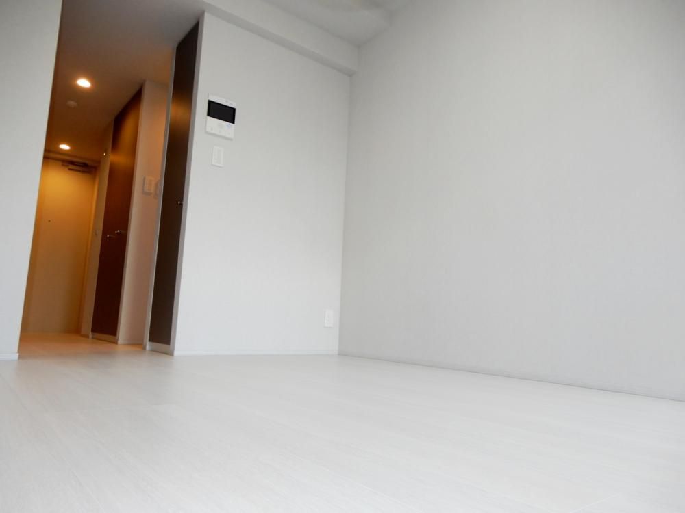 �y�Z�L�����e�B�z�@