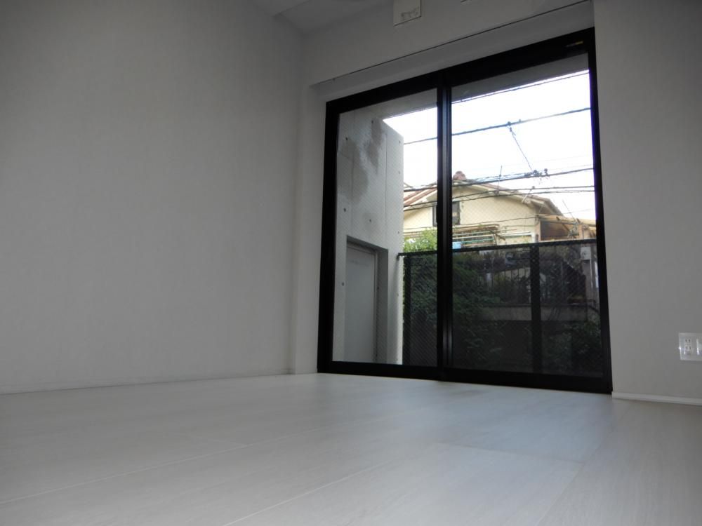 �y�����E���r���O�z�@