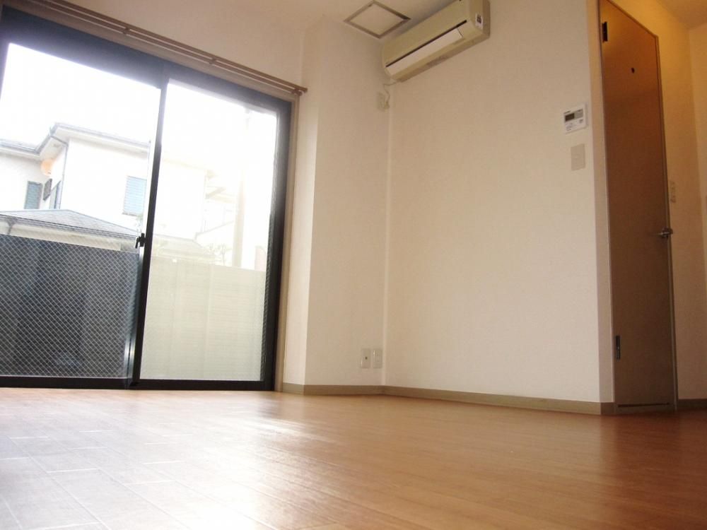 �y���]�z�@