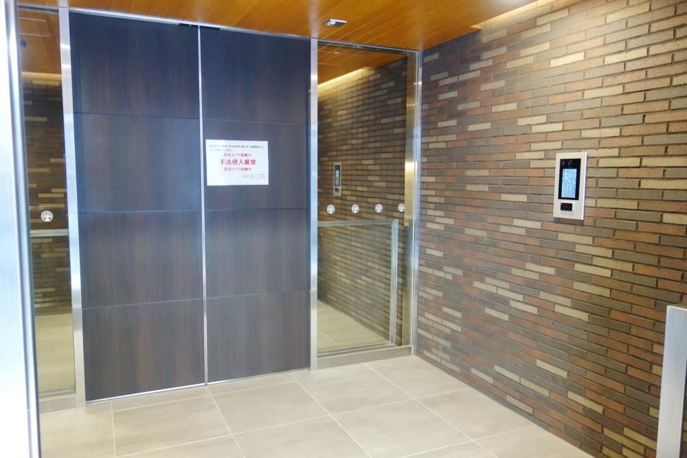 �y�G���g�����X�z�@