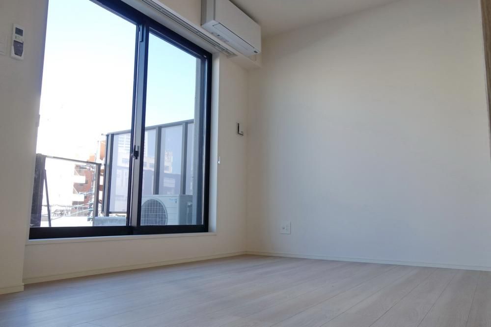 �y�����E���r���O�z�@