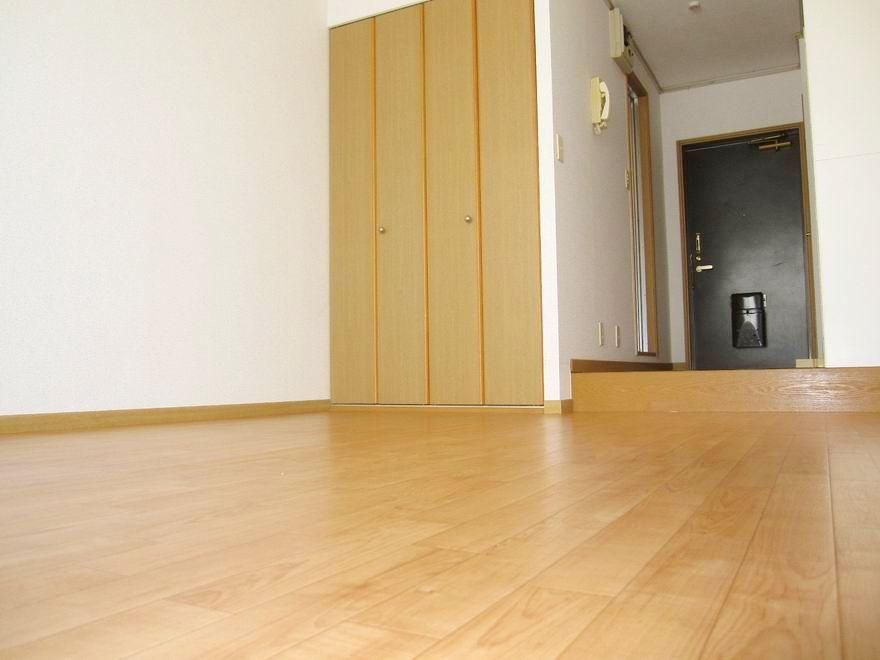 �y���ԁE���r���O�z�@