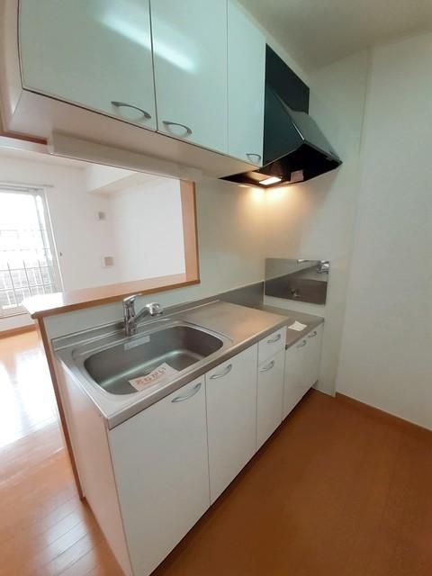 �y�L�b�`���z�@