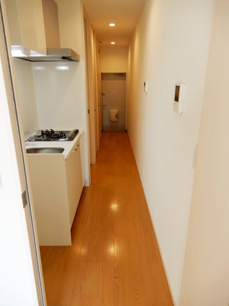 �y�Z�L�����e�B�z�@