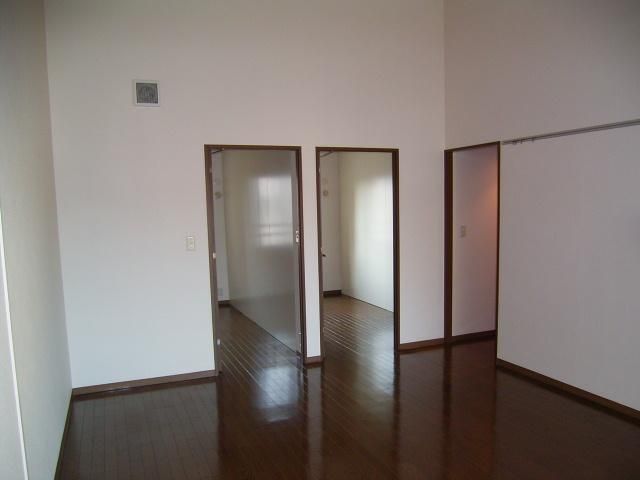 �y���ԁE���r���O�z�@