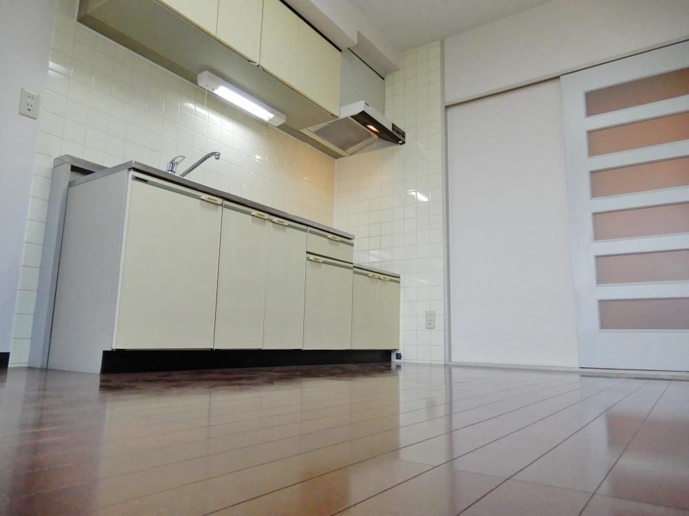 �y�����E���r���O�z�@