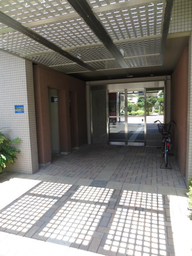 �y�G���g�����X�z�@