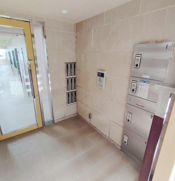 �y�Z�L�����e�B�z�@