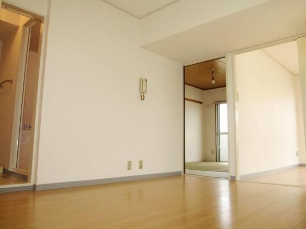 �y���ԁE���r���O�z�@