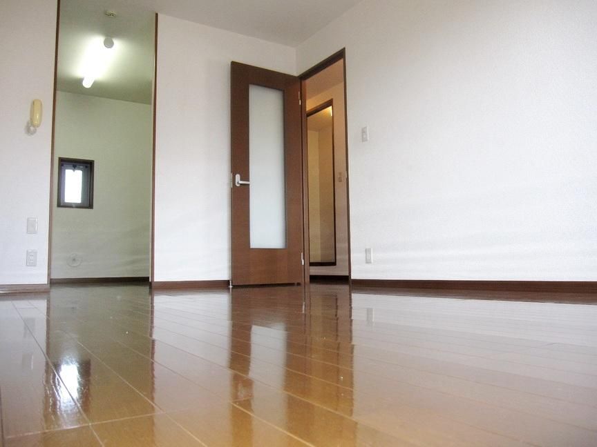 �y���ԁE���r���O�z�@