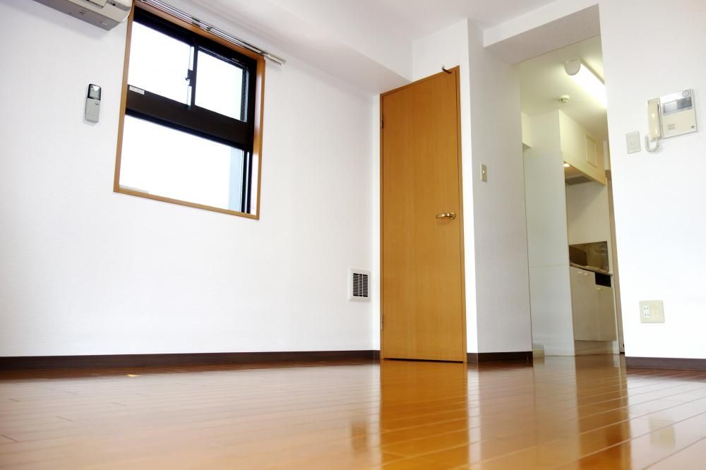 �y���ԁE���r���O�z�@