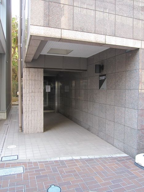 �y�G���g�����X�z�@