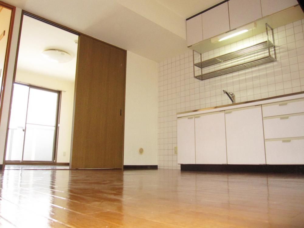 �y���ԁE���r���O�z�@