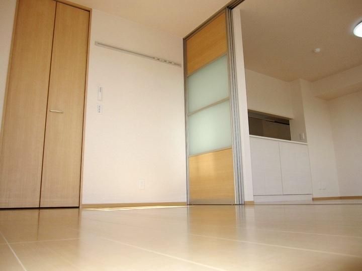 �y�Z�L�����e�B�z�@