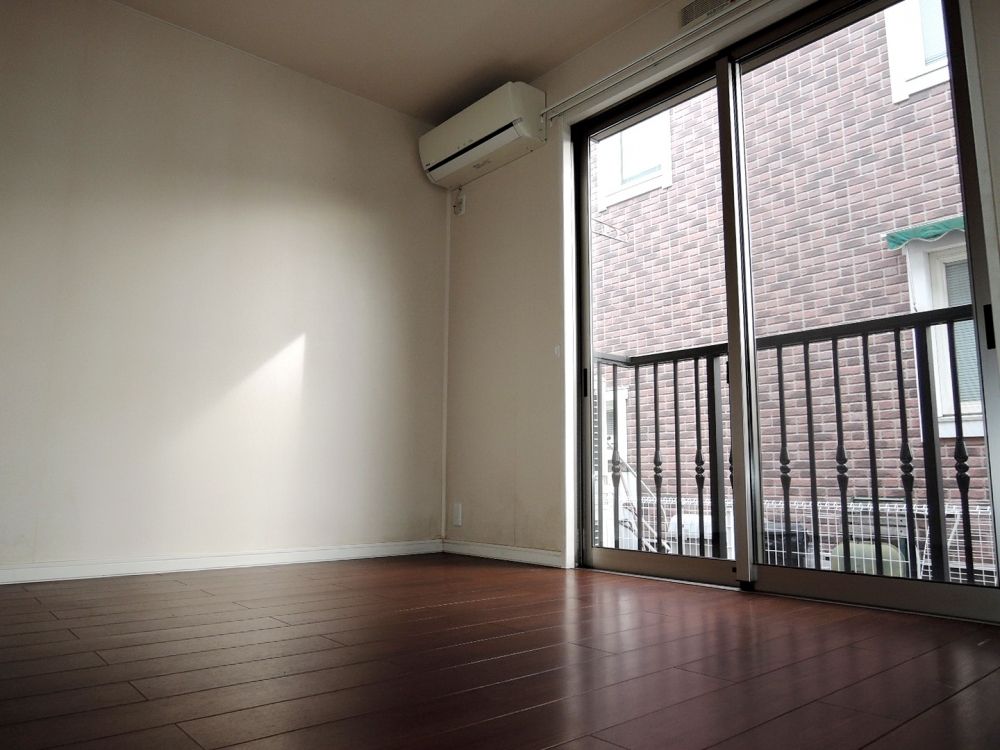 �y���ԁE���r���O�z�@