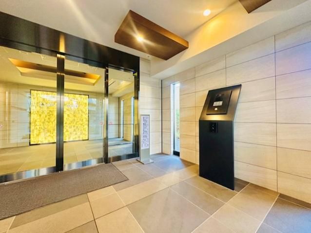 �y�G���g�����X�z�@