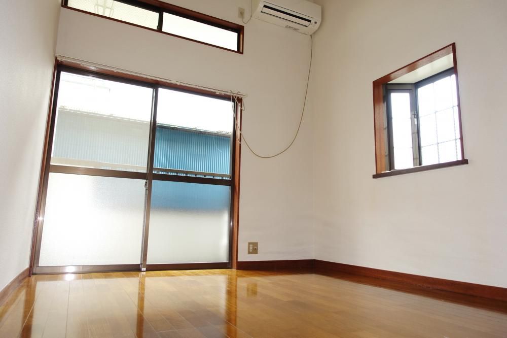 �y���ԁE���r���O�z�@