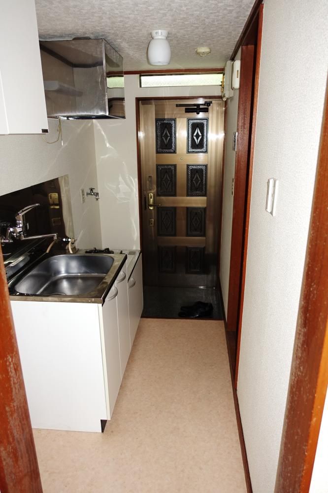 �y�Z�L�����e�B�z�@