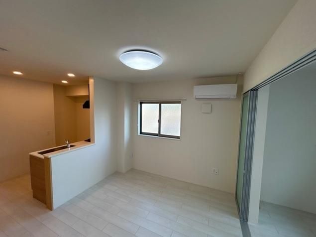 �y���ԁE���r���O�z�@���{�H��Г����C���[�W