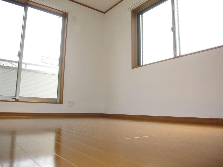 �y���]�z�@