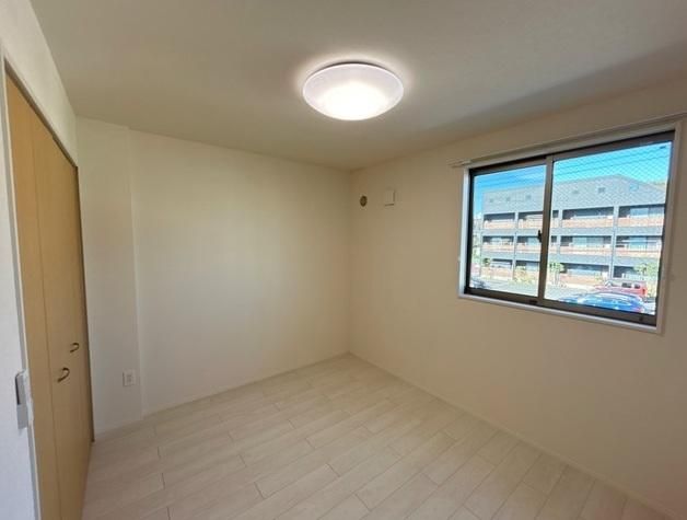 �y���̑��z�@���{�H��Г����C���[�W