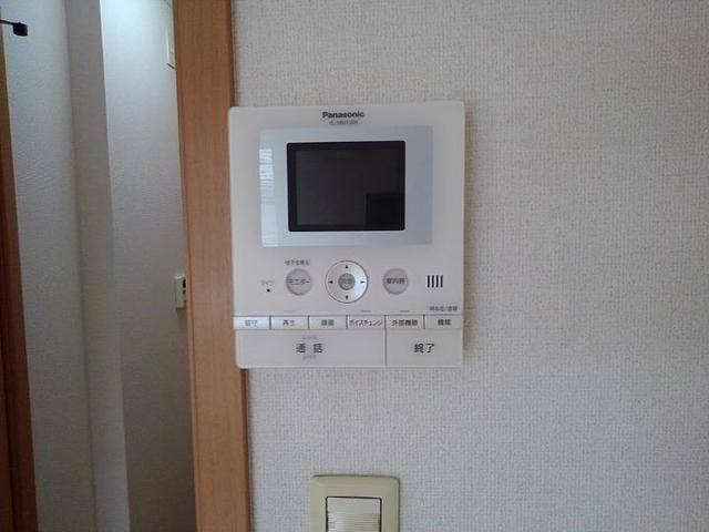 �y�Z�L�����e�B�z�@