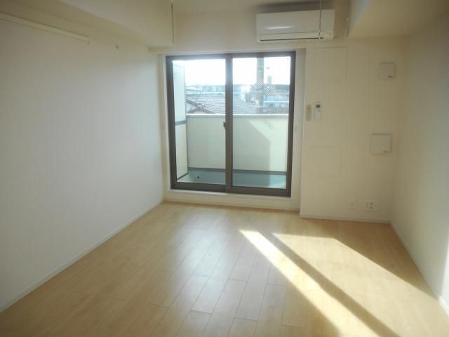 �y���ԁE���r���O�z�@