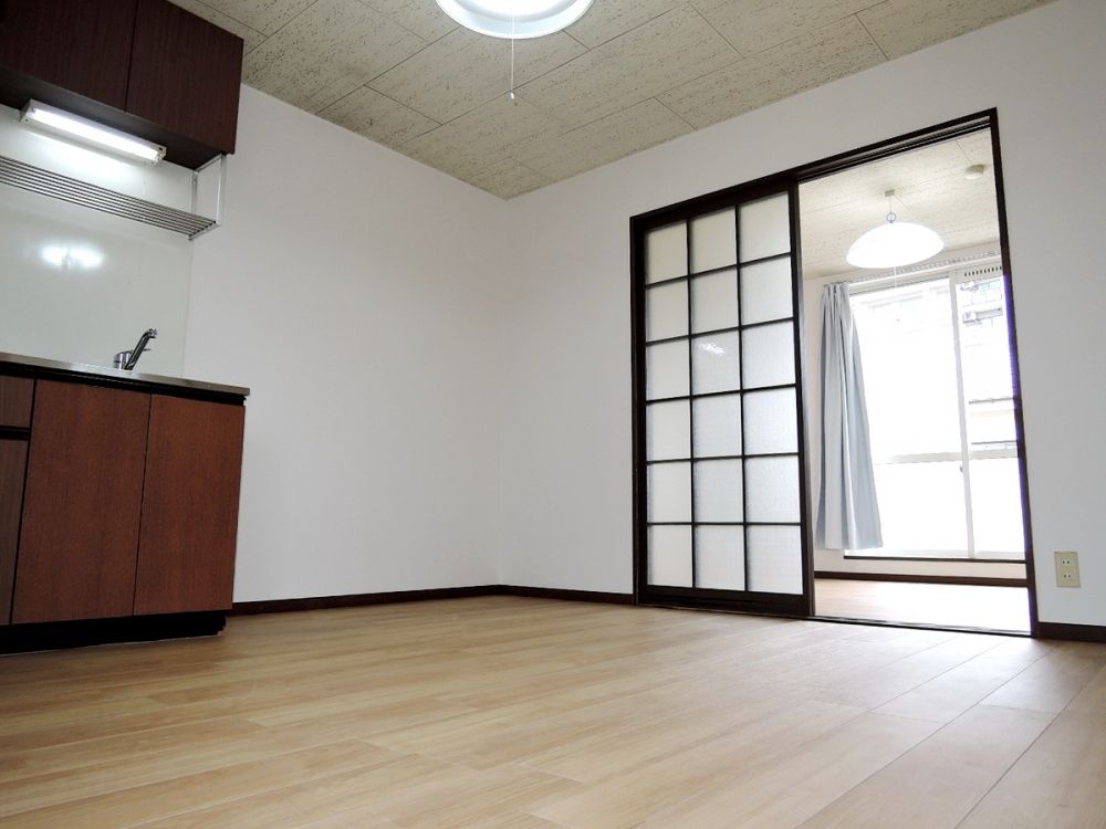 �y���ԁE���r���O�z�@