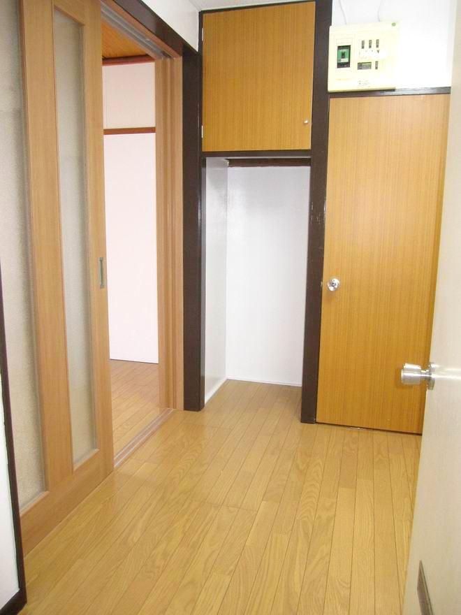 �y���ԁE���r���O�z�@