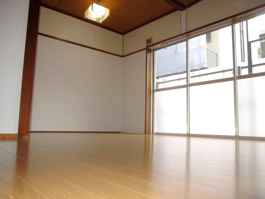 �y���]�z�@