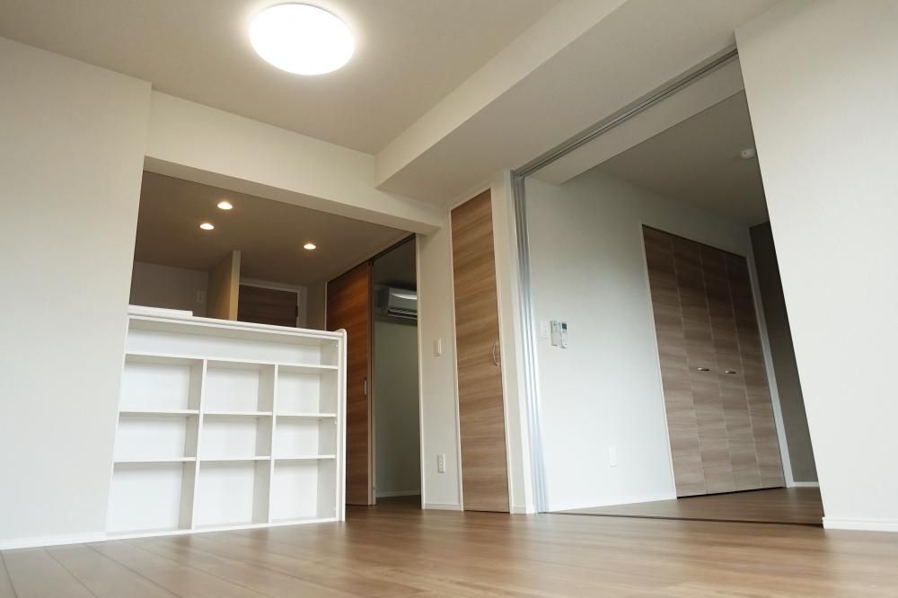 �y�Z�L�����e�B�z�@