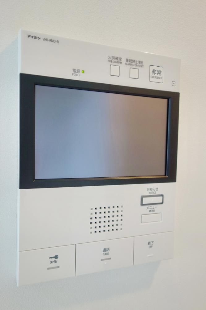 �y�Z�L�����e�B�z�@