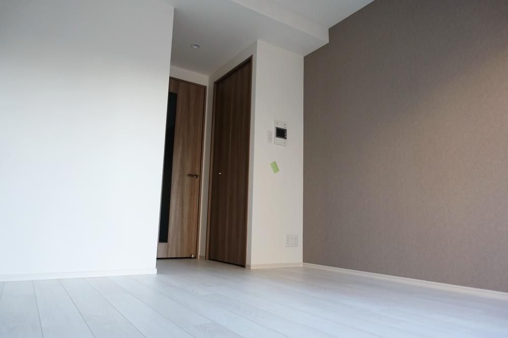 �y�Z�L�����e�B�z�@